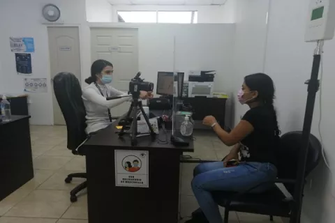 Entidades públicas podrán costear pasaportes en situaciones especiales  