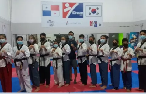 Poomsae panameño se afianza en sus técnicas para futuras competencias
