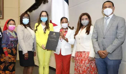 Proyectos del Legislativo para proteger a menores son detenidos por el Ejecutivo