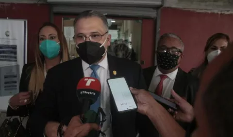 Califican de 'patraña' ausencia de querellantes a la audiencia de afectación de derechos a Ricardo Martinelli