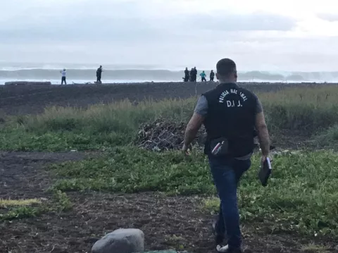 Rayo causa la muerte a dos personas en playa La Barqueta,  provincia de Chiriquí 