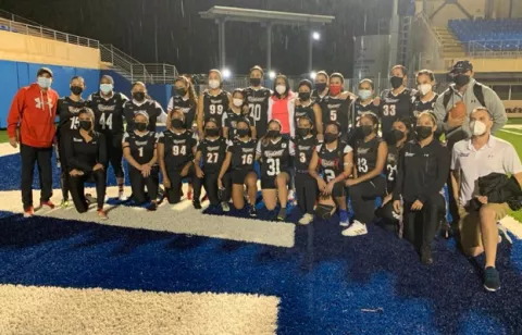 Las Rebels regresan triunfantes en el retorno seguro de  'flag de football' de Panamá