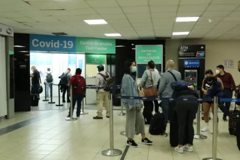 Un total de 1,307 viajeros han dado positivos a la covid-19 en el Aeropuerto Internacional de Tocumen