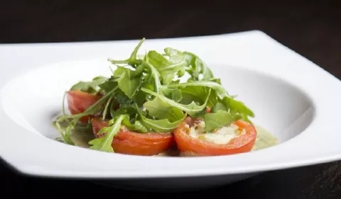 Tomates rellenos: Fáciles de preparar