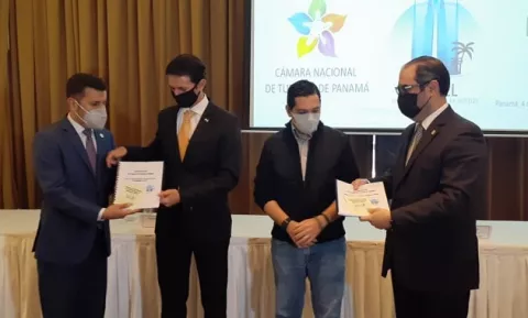 Camtur y Apatel entregan aportes a la nueva Ley General de Turismo