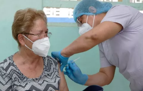 Panamá reporta 68 pacientes en unidades de cuidados intensivos a causa de la covid-19