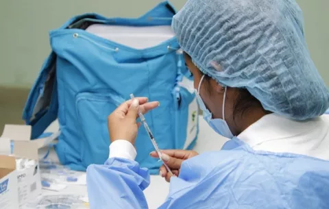 Errores en el formulario de vacunación contra la covid-19: ¿Qué debo hacer?