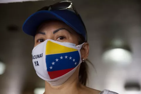 Autoridades tardarían 10 años en vacunar contra la covid-19 a la población en Venezuela