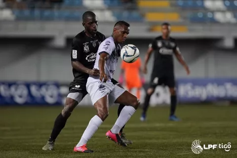 Veraguas enfrentará a Universitario de Coclé en semifinales de la LPF