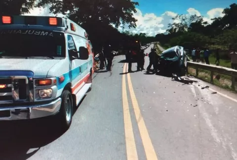 Una víctima fatal y dos heridos deja accidente de tránsito en la vía Chitré-Pesé