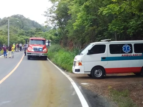 Hombre muere atropellado al esperar combustible en loma La Saína, Los Santos   