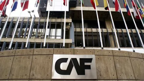 Standard & Poor's mejora la perspectiva de CAF