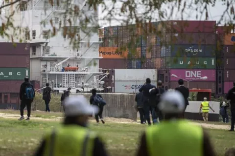 El Canal de Suez y la propietaria del Ever Green llegan a un principio de acuerdo