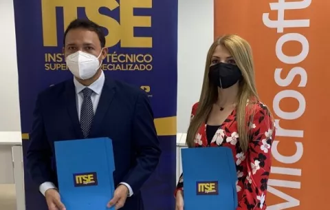 Panamá firma convenio con Microsoft para capacitar a más de 100 mil ciudadanos