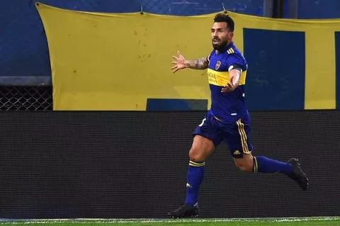 Carlos Tevez se va de Boca Juniors a los 37 años y no descarta el retiro 