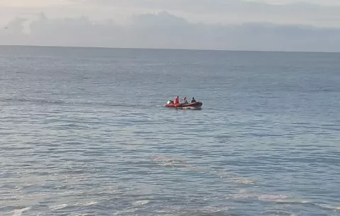 Buscan a un hombre de 37 años que desapareció en Playa Serena luego de salvar a su hija