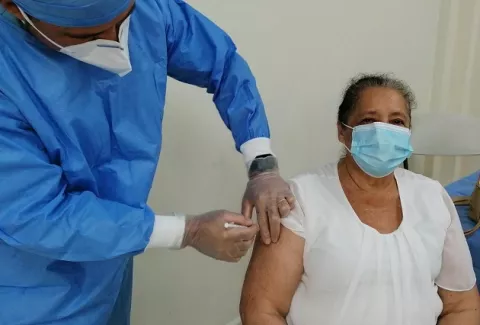 Darán descuentos en productos y servicios en Chiriquí por vacunarse contra la covid-19
