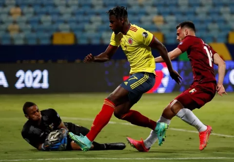 Venezuela frustra a Colombia en la Copa América, con un empate