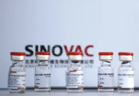 Vacuna CoronaVac contra la covid-19 es segura en niños y adolescentes