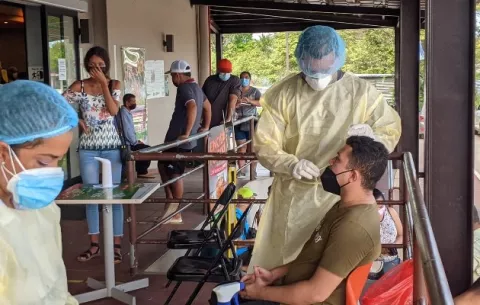 Más de mil casos nuevos de covid-19 en Panamá; autoridades buscan frenar tercera ola