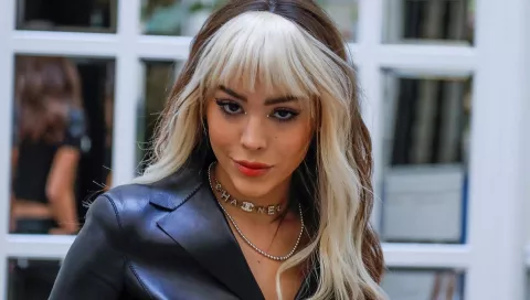 Danna Paola muestra una cara 'feliz y empoderada' en el nuevo sencillo 'Mía'