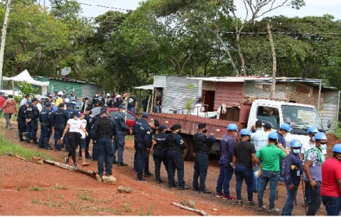 Reubican a 200 familias invasoras de unos terrenos nacionales en La Chorrera