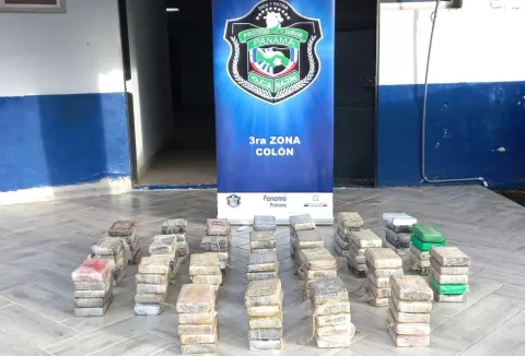 Incautan 125 paquetes de cocaína en un puerto marítimo de Colón 
