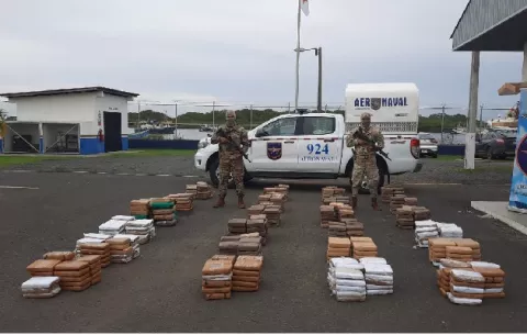 Condenan a nueve años de cárcel a tres colombianos detenidos en Punta Mala por tráfico de drogas