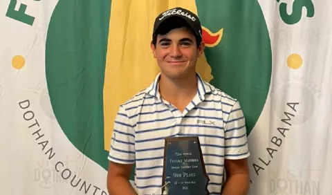 Samuel Durán pone al golf panameño en el top-10 del torneo de Futuros Maestros