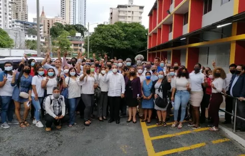 Eduardo Flores: 'No es bueno que cada cinco años cambiemos de rector'