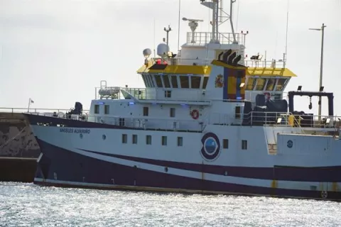 Presunto parricida español mató y tiró al mar a sus hijas, dice la investigación
