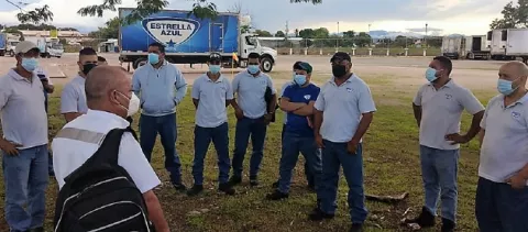 Trabajadores de la empresa Estrella Azul seguirán en huelga 