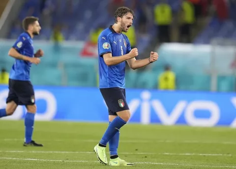 Italia se mete a los octavos de la Eurocopa gracias a el doblete de Manuel Locatelli