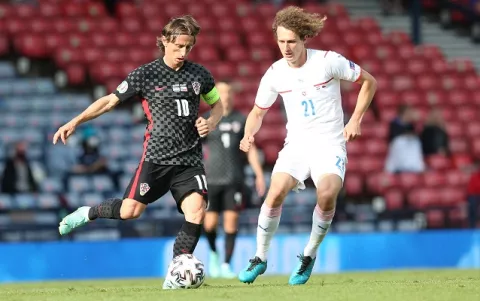Croacia salva un punto tras polémico penalti de Patrick Schick en la Eurocopa