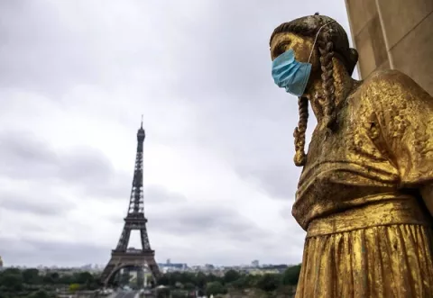 Francia pone fin al uso de mascarilla en la calle