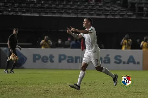 Panamá con fiestas  de goles ante Anguila y toma el liderato del Grupo D en la Concacaf