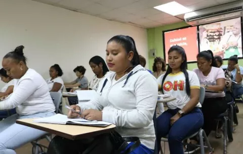 Inadeh está preparado para capacitar a miles de beneficiarios del vale digital, asegura su director