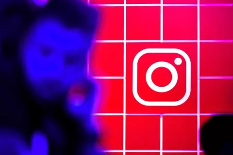 Instagram añade anuncios a Reels, su versión de videos competidora de TikTok