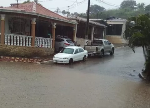 [VIDEO] Lluvias dejan inundaciones y vías anegadas en varios puntos del distrito de Panamá
