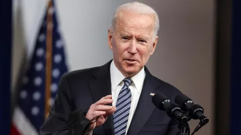 Joe Biden se reúne con el presidente de la Fed para evaluar  economía