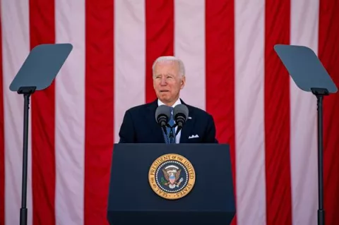 Joe Biden recupera 2,200 millones de dólares que Donald Trump desvió para erigir el muro