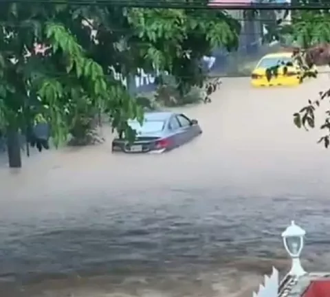 Fuerte lluvia causa inundaciones que afectaron el tránsito vehicular en Colón