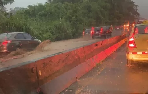 ¡Atención! Fuerte lluvia y ráfaga de viento azota a Panamá y Panamá Oeste este lunes