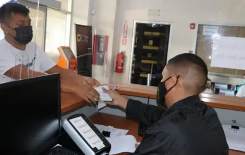 Promulgan Decreto Ejecutivo N° 197 que modifica requisitos para permisos migratorios 