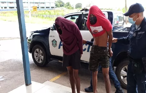 Incautan armas de fuego y recuperan dos autos durante operativos en Panamá Oeste 