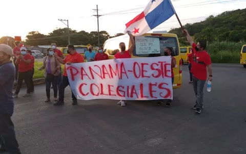 Propietarios de busitos colegiales de Panamá Oeste exigen el pago por sus servicios a PanavaC-19