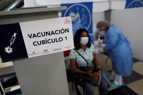 Vacunación contra la covid-19 en Panamá: 1,327,999 dosis aplicadas