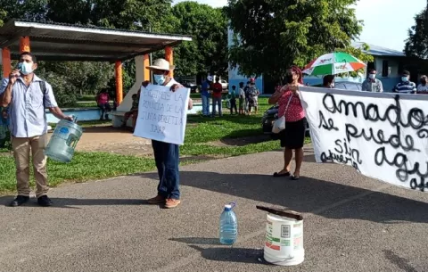 Protestan en las calles para exigir suministro de agua potable en Panamá Oeste