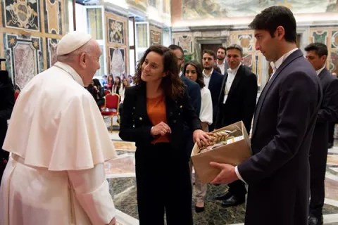 El papa Francisco dice que el trabajo 'es una unción de dignidad'
