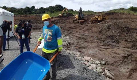 Laurentino Cortizo objeta iniciativa para ampliar el fuero de maternidad al padre